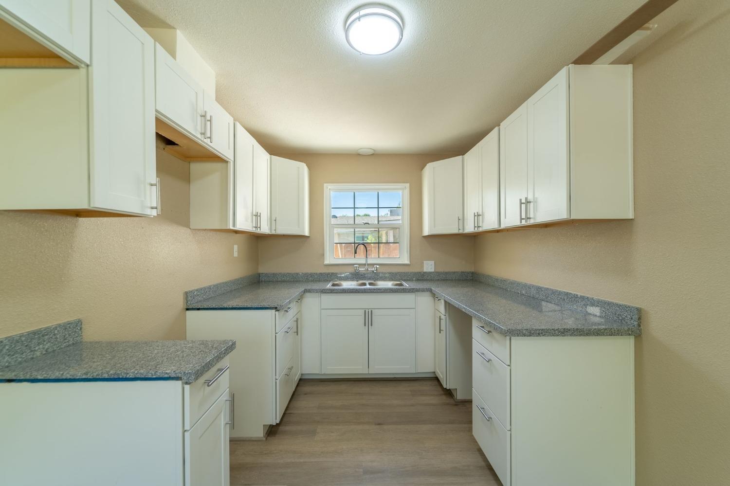 Detail Gallery Image 14 of 28 For 2315 V, Merced,  CA 95340 - 3 Beds | 2 Baths