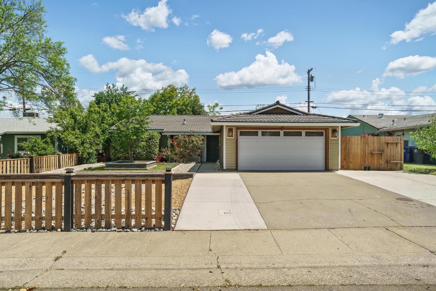 Photo of 7128 Grenola Wy in Citrus Heights, CA
