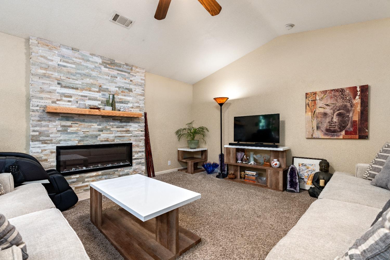 Detail Gallery Image 17 of 71 For 13644 Edgewood Dr, Grass Valley,  CA 95945 - 3 Beds | 2 Baths