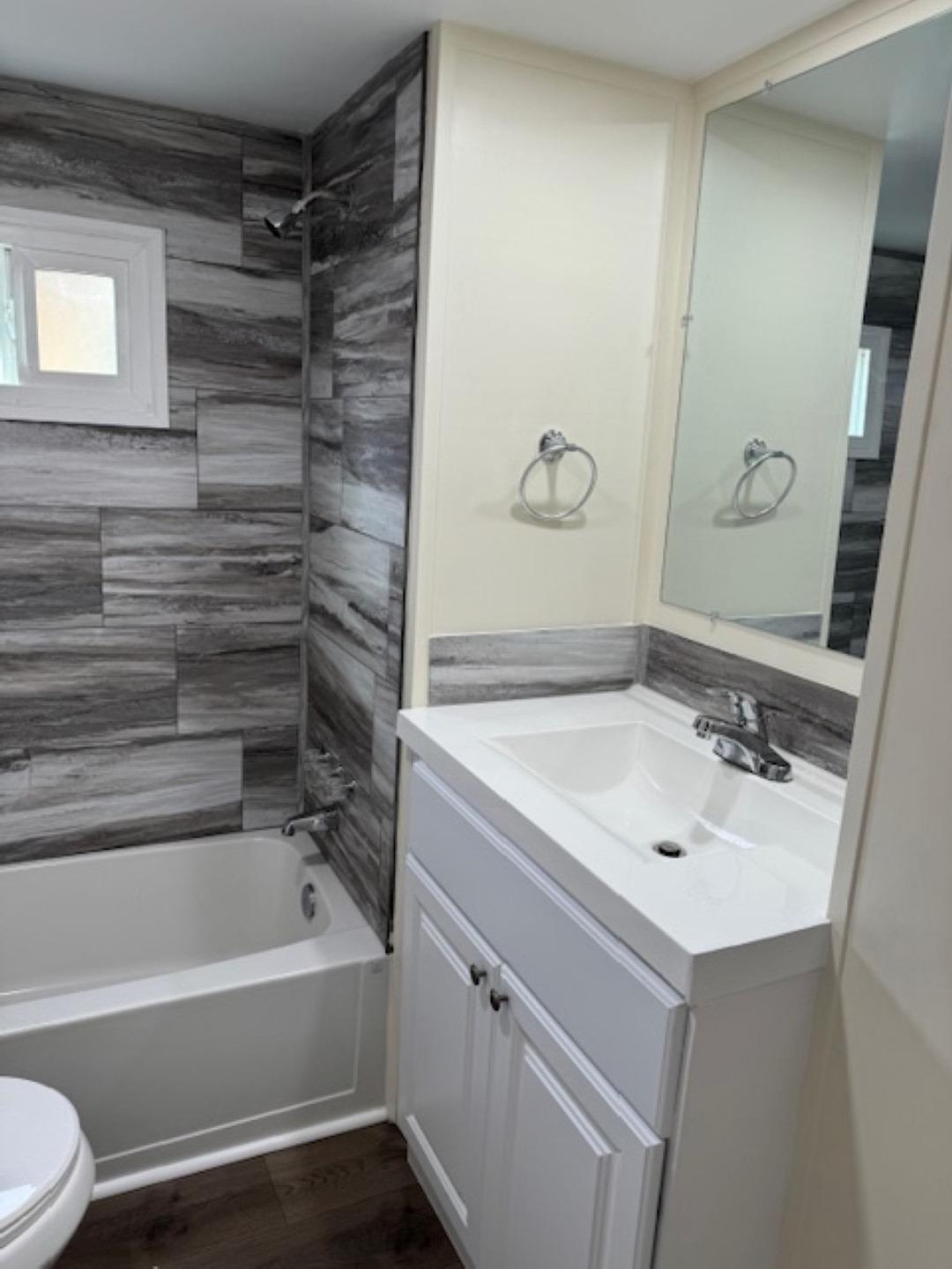 Detail Gallery Image 10 of 11 For 2399 E. 14th Street 135, San Leandro,  CA 94577 - 1 Beds | 1 Baths