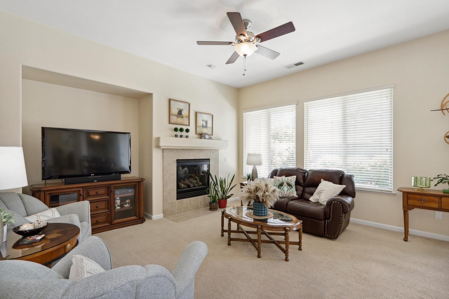 Detail Gallery Image 13 of 82 For 237 Mill Valley Cir, Sacramento,  CA 95835 - 2 Beds | 2 Baths