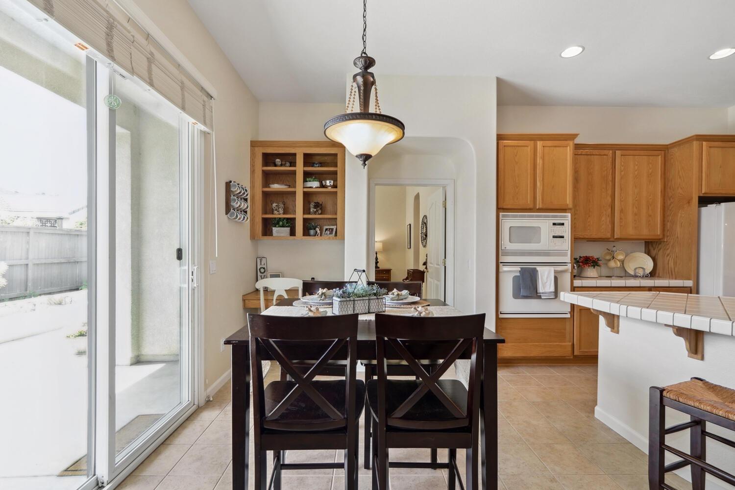 Detail Gallery Image 25 of 82 For 237 Mill Valley Cir, Sacramento,  CA 95835 - 2 Beds | 2 Baths