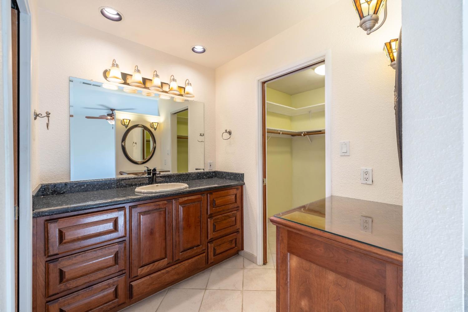 Detail Gallery Image 21 of 31 For 6394 Perrin Way, Carmichael,  CA 95608 - 3 Beds | 2 Baths