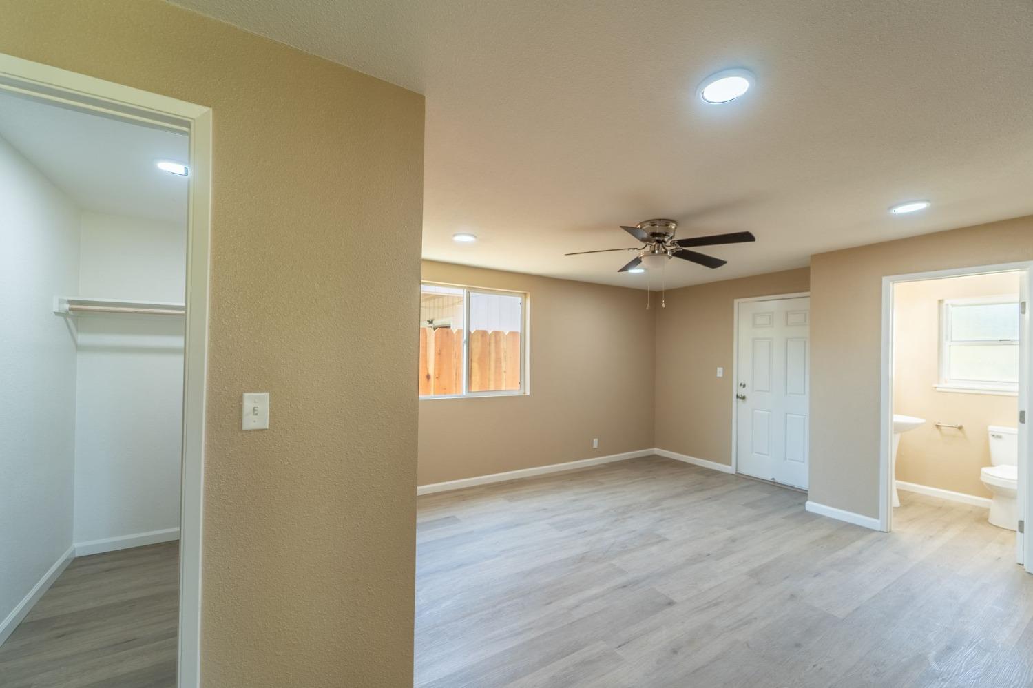 Detail Gallery Image 9 of 28 For 2315 V, Merced,  CA 95340 - 3 Beds | 2 Baths