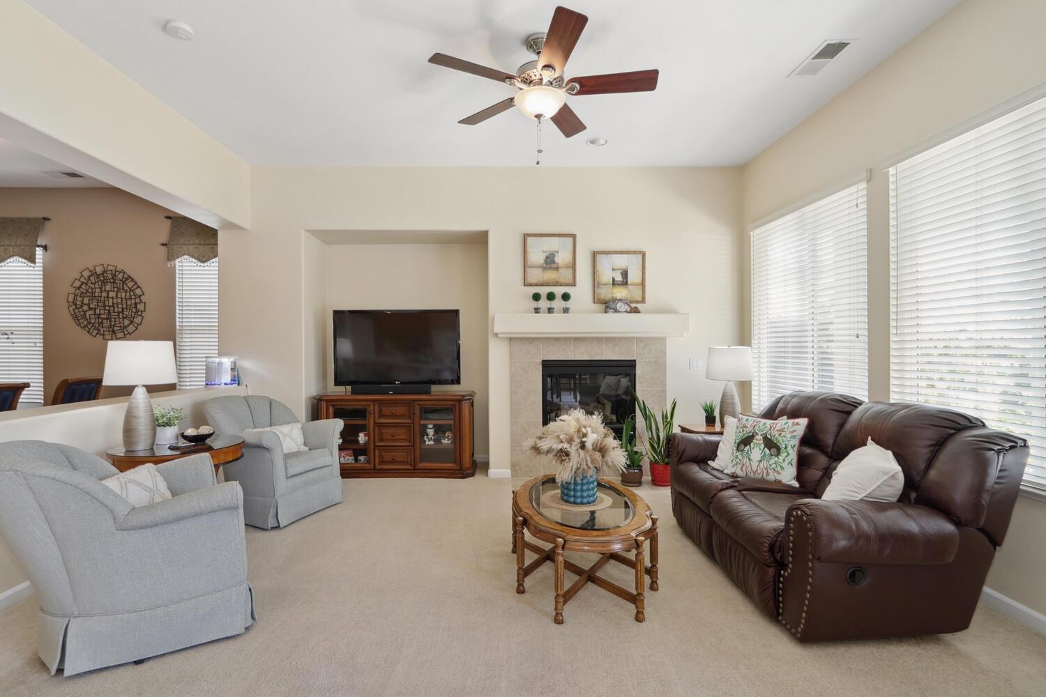 Detail Gallery Image 14 of 82 For 237 Mill Valley Cir, Sacramento,  CA 95835 - 2 Beds | 2 Baths