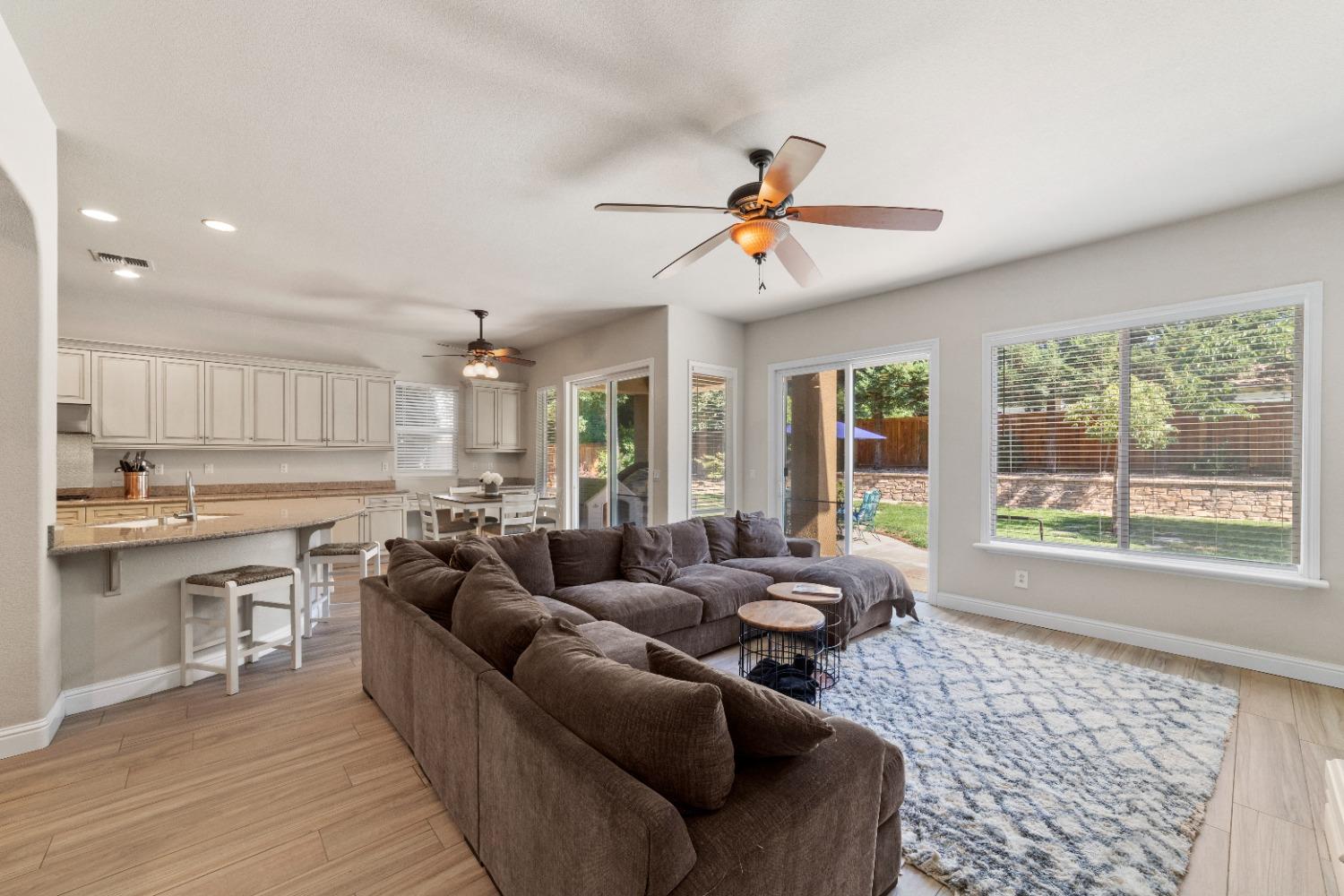 Detail Gallery Image 9 of 57 For 3955 Crystal Downs Ct, Roseville,  CA 95747 - 4 Beds | 3/1 Baths