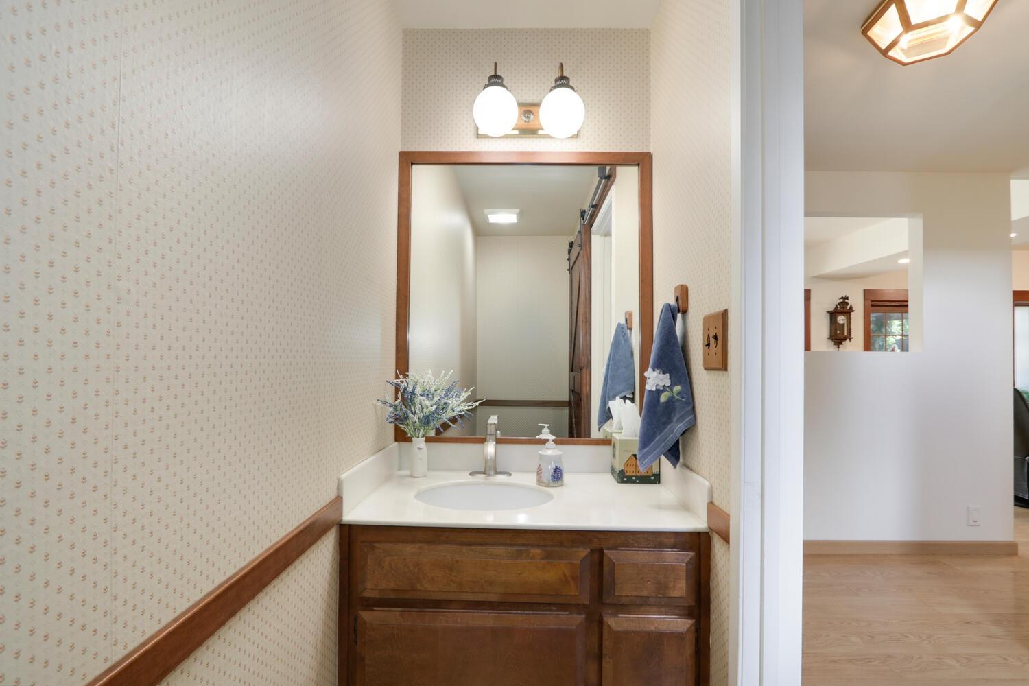 Detail Gallery Image 11 of 76 For 728 Valencia, Davis,  CA 95616 - 4 Beds | 2/1 Baths