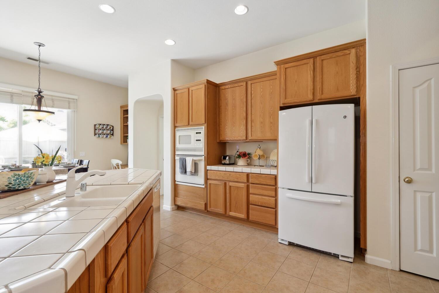 Detail Gallery Image 20 of 82 For 237 Mill Valley Cir, Sacramento,  CA 95835 - 2 Beds | 2 Baths
