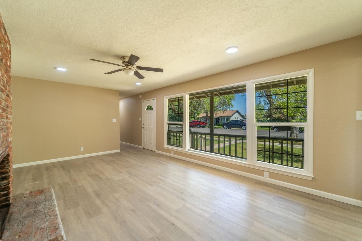 Detail Gallery Image 7 of 28 For 2315 V, Merced,  CA 95340 - 3 Beds | 2 Baths