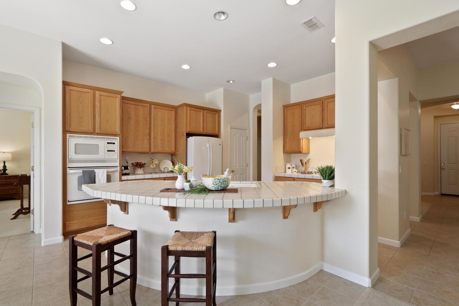 Detail Gallery Image 17 of 82 For 237 Mill Valley Cir, Sacramento,  CA 95835 - 2 Beds | 2 Baths