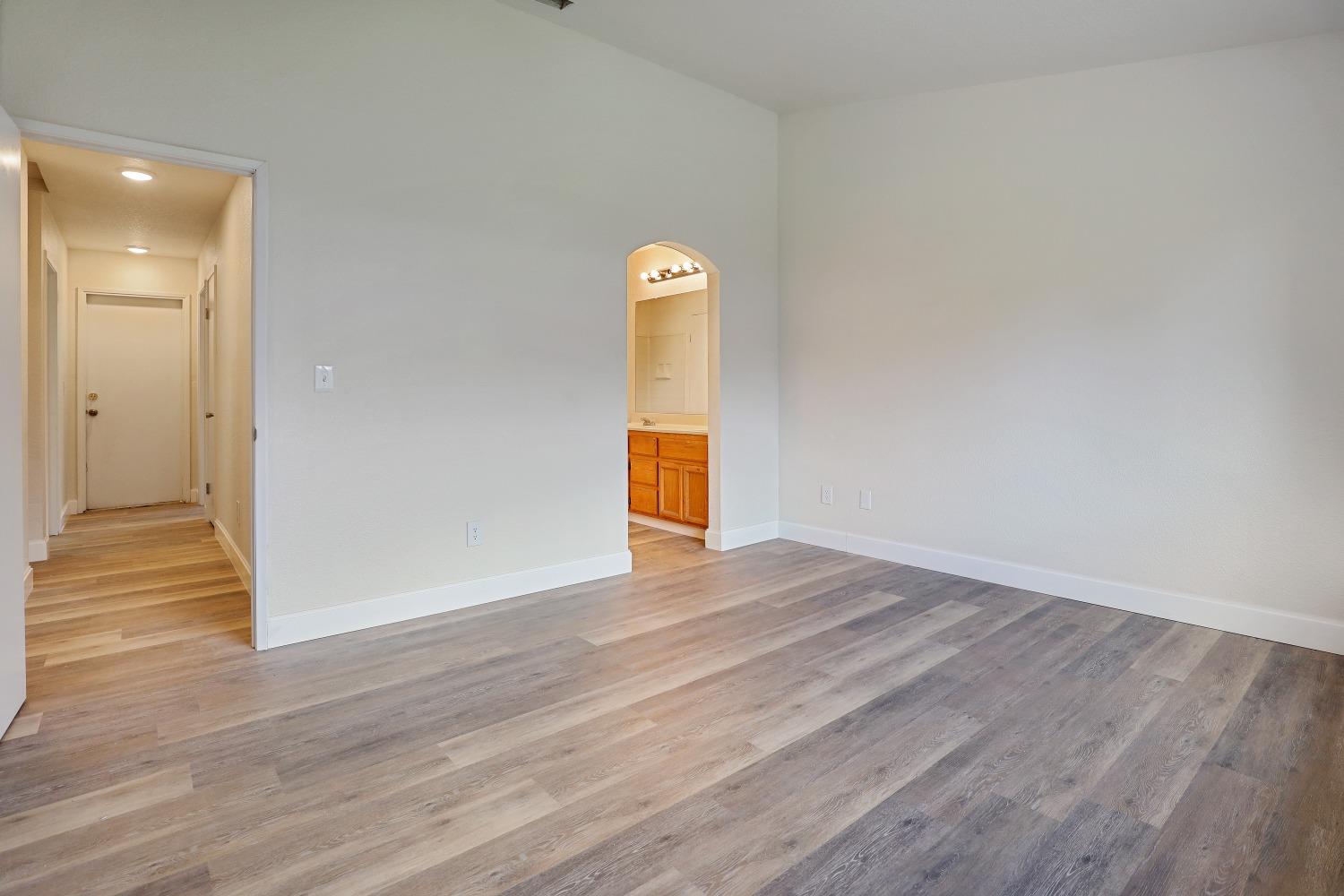 Detail Gallery Image 13 of 24 For 2116 Sugar Creek Ct, Stockton,  CA 95206 - 3 Beds | 2 Baths