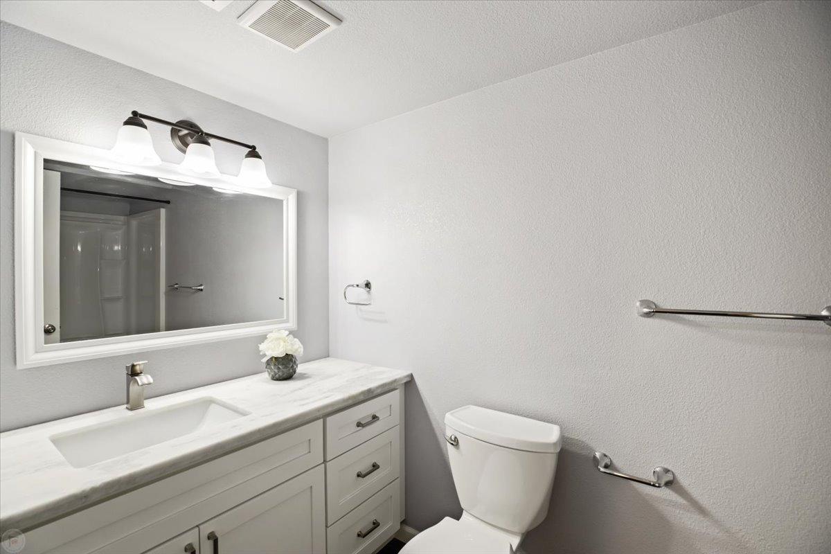 Detail Gallery Image 17 of 48 For 1111 Cedar Creek Dr #27,  Modesto,  CA 95355 - 2 Beds | 2 Baths