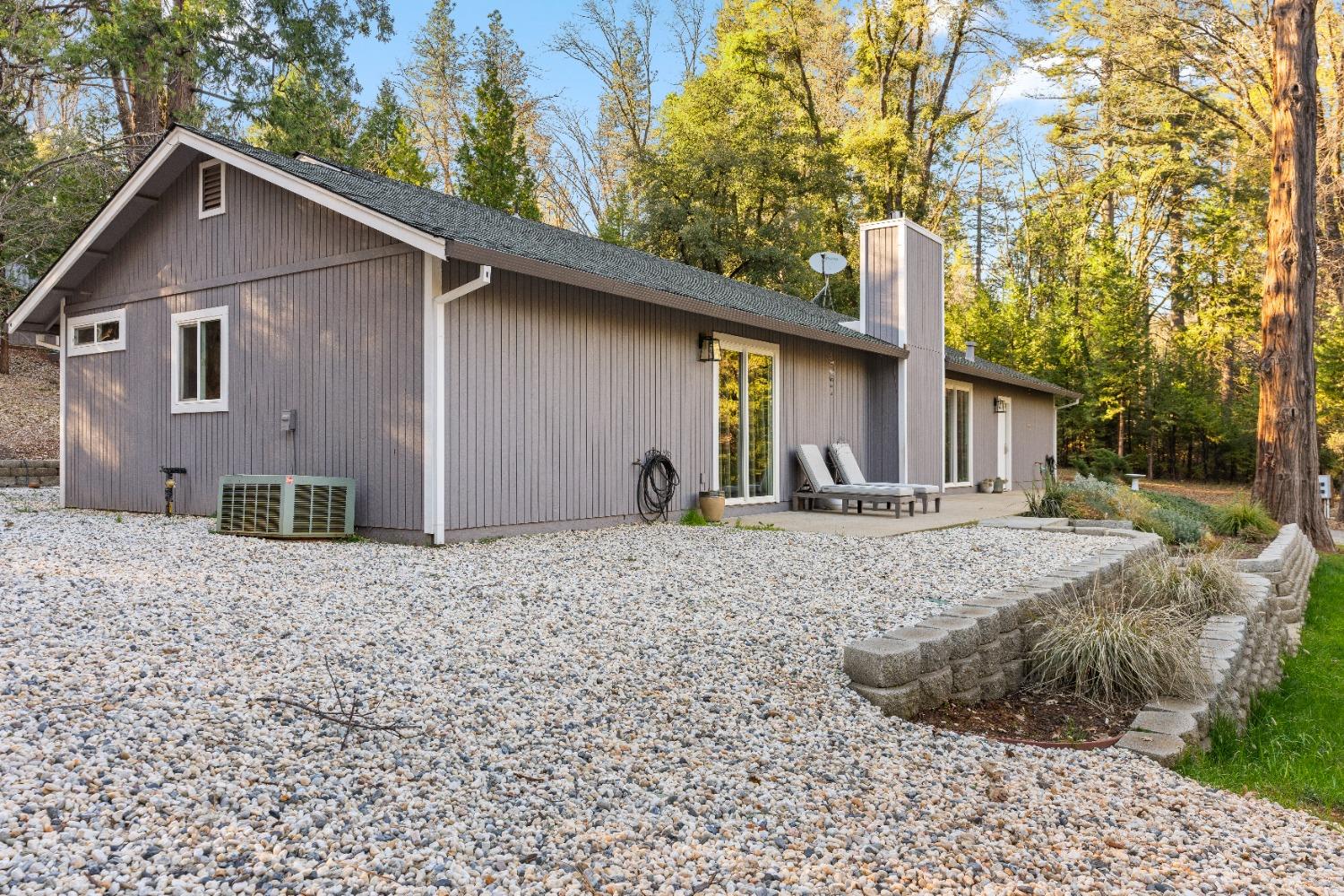 Detail Gallery Image 7 of 71 For 13644 Edgewood Dr, Grass Valley,  CA 95945 - 3 Beds | 2 Baths