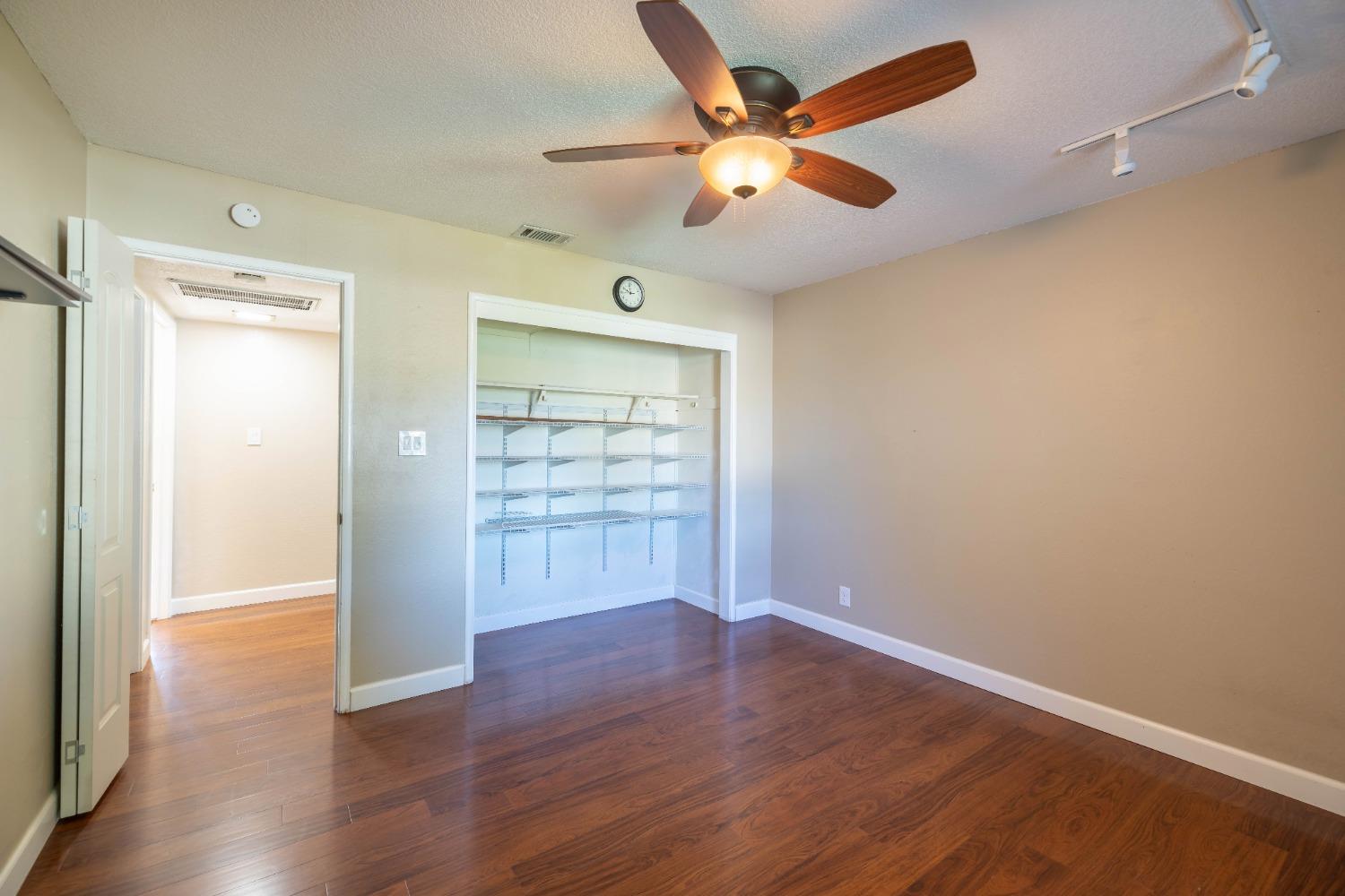 Detail Gallery Image 18 of 31 For 6394 Perrin Way, Carmichael,  CA 95608 - 3 Beds | 2 Baths
