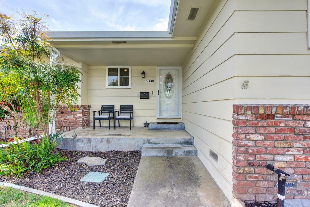 Detail Gallery Image 7 of 47 For 6830 Mercedes Ave, Citrus Heights,  CA 95621 - 3 Beds | 2 Baths