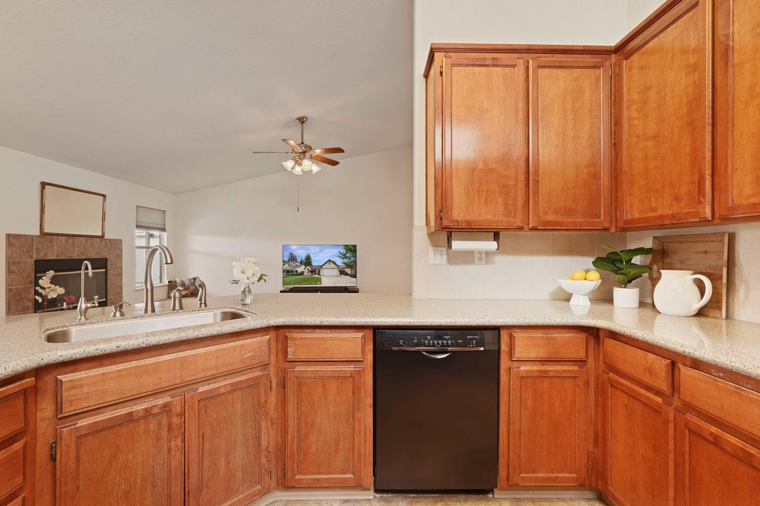 Detail Gallery Image 23 of 46 For 9735 Deep Water Ln, Stockton,  CA 95219 - 4 Beds | 2 Baths