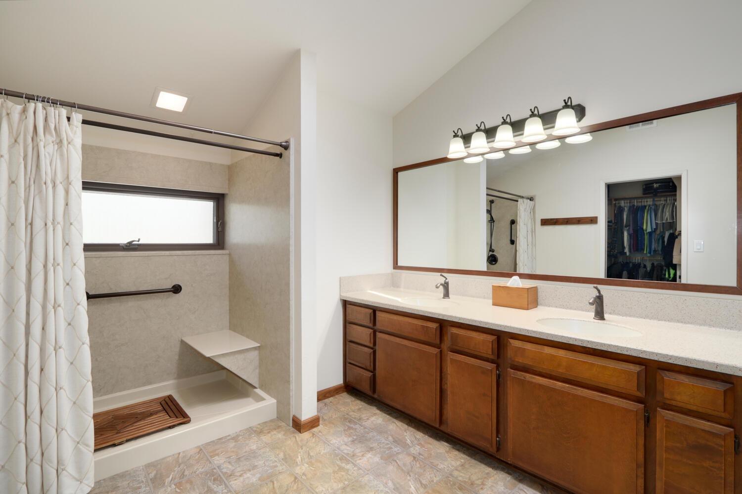 Detail Gallery Image 38 of 76 For 728 Valencia, Davis,  CA 95616 - 4 Beds | 2/1 Baths
