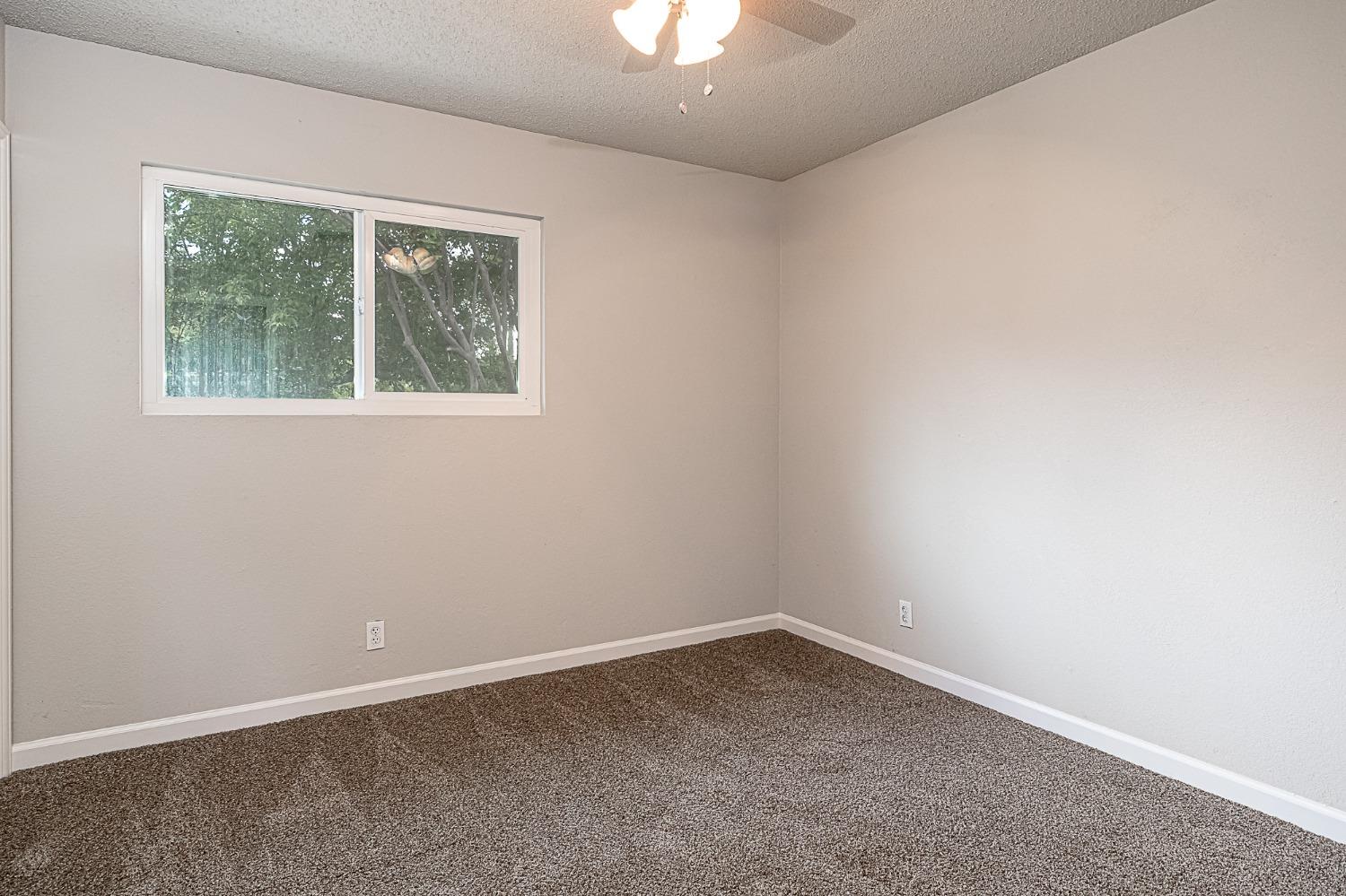 Detail Gallery Image 17 of 23 For 421 a, Waterford,  CA 95386 - 3 Beds | 1 Baths
