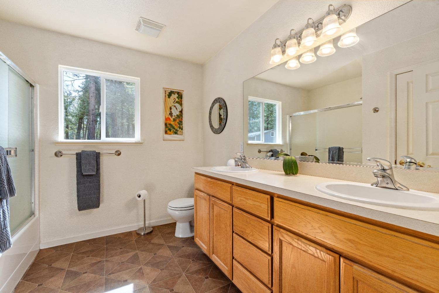 Detail Gallery Image 33 of 71 For 13644 Edgewood Dr, Grass Valley,  CA 95945 - 3 Beds | 2 Baths