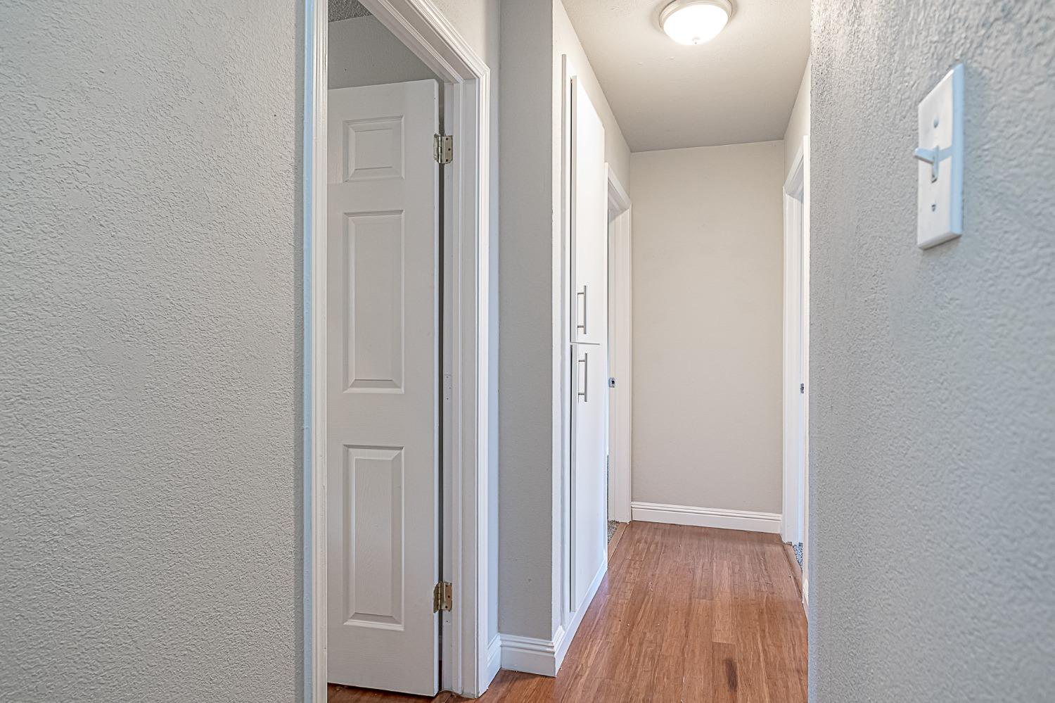 Detail Gallery Image 13 of 23 For 421 a, Waterford,  CA 95386 - 3 Beds | 1 Baths