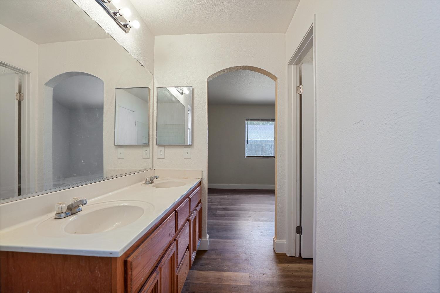 Detail Gallery Image 15 of 24 For 2116 Sugar Creek Ct, Stockton,  CA 95206 - 3 Beds | 2 Baths