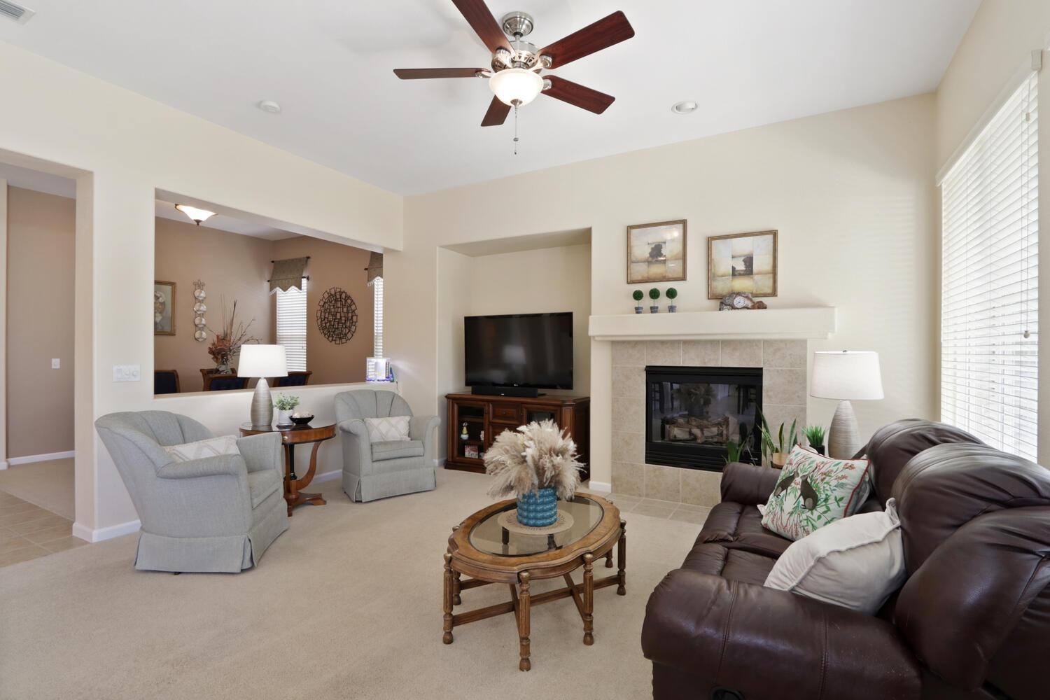 Detail Gallery Image 15 of 82 For 237 Mill Valley Cir, Sacramento,  CA 95835 - 2 Beds | 2 Baths