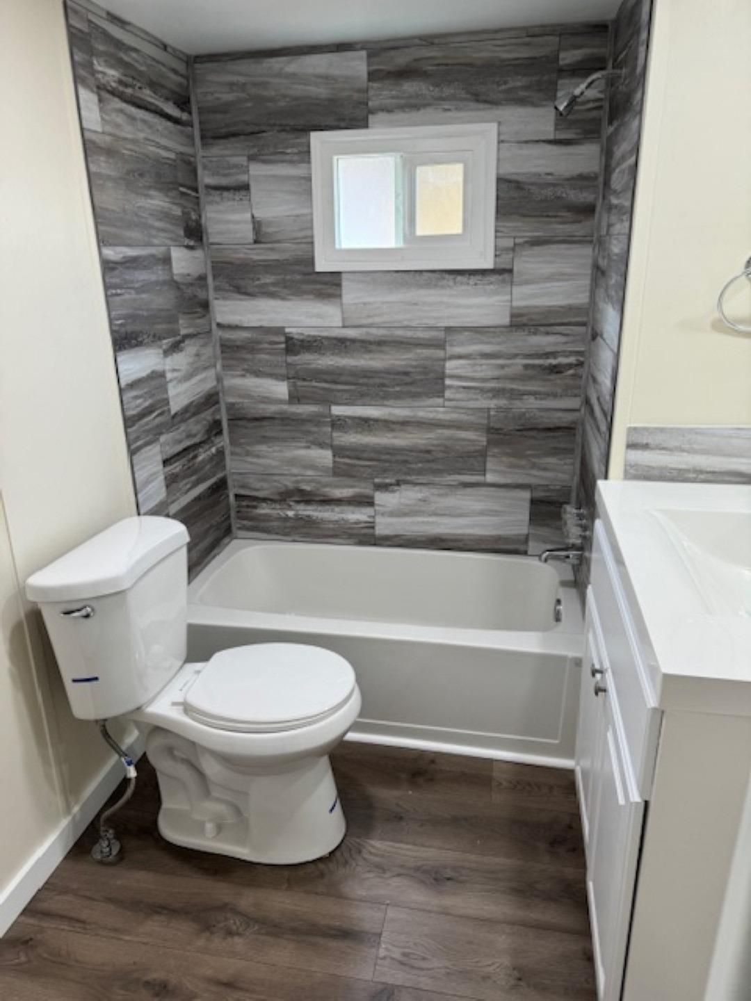 Detail Gallery Image 9 of 11 For 2399 E. 14th Street 135, San Leandro,  CA 94577 - 1 Beds | 1 Baths