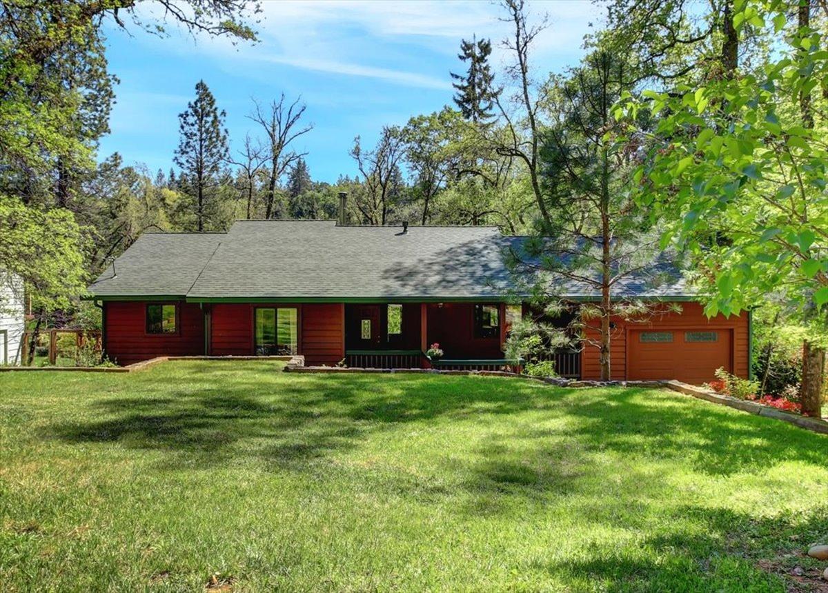Photo of 15205 Stinson Dr in Grass Valley, CA