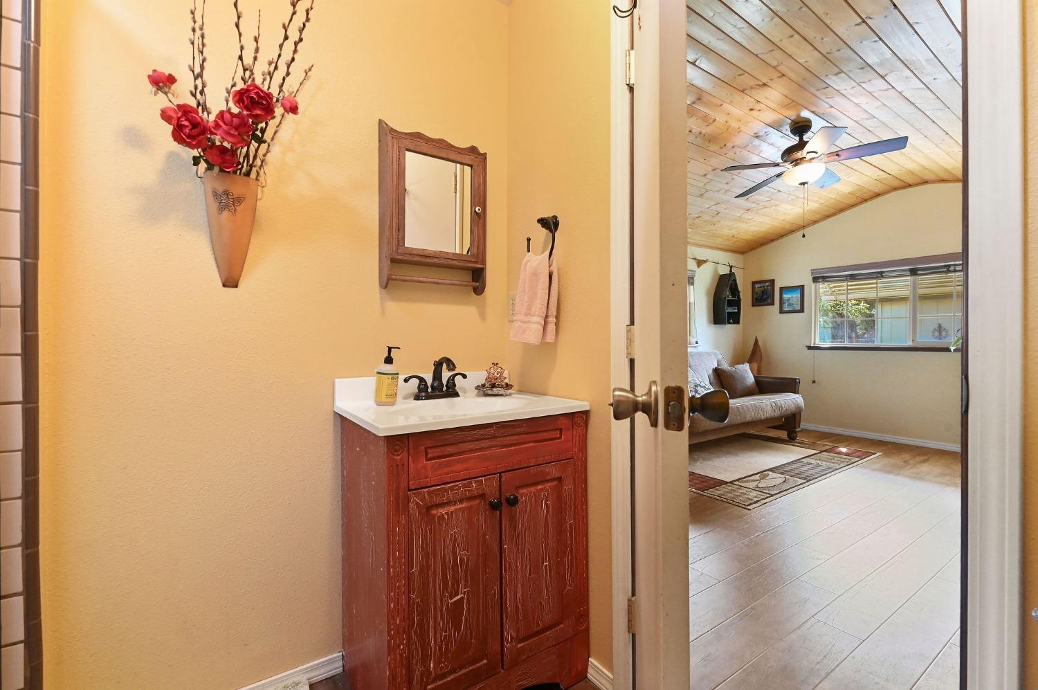 Detail Gallery Image 35 of 72 For 2946 Twin Oaks Rd, Angels Camp,  CA 95222 - 4 Beds | 2/1 Baths