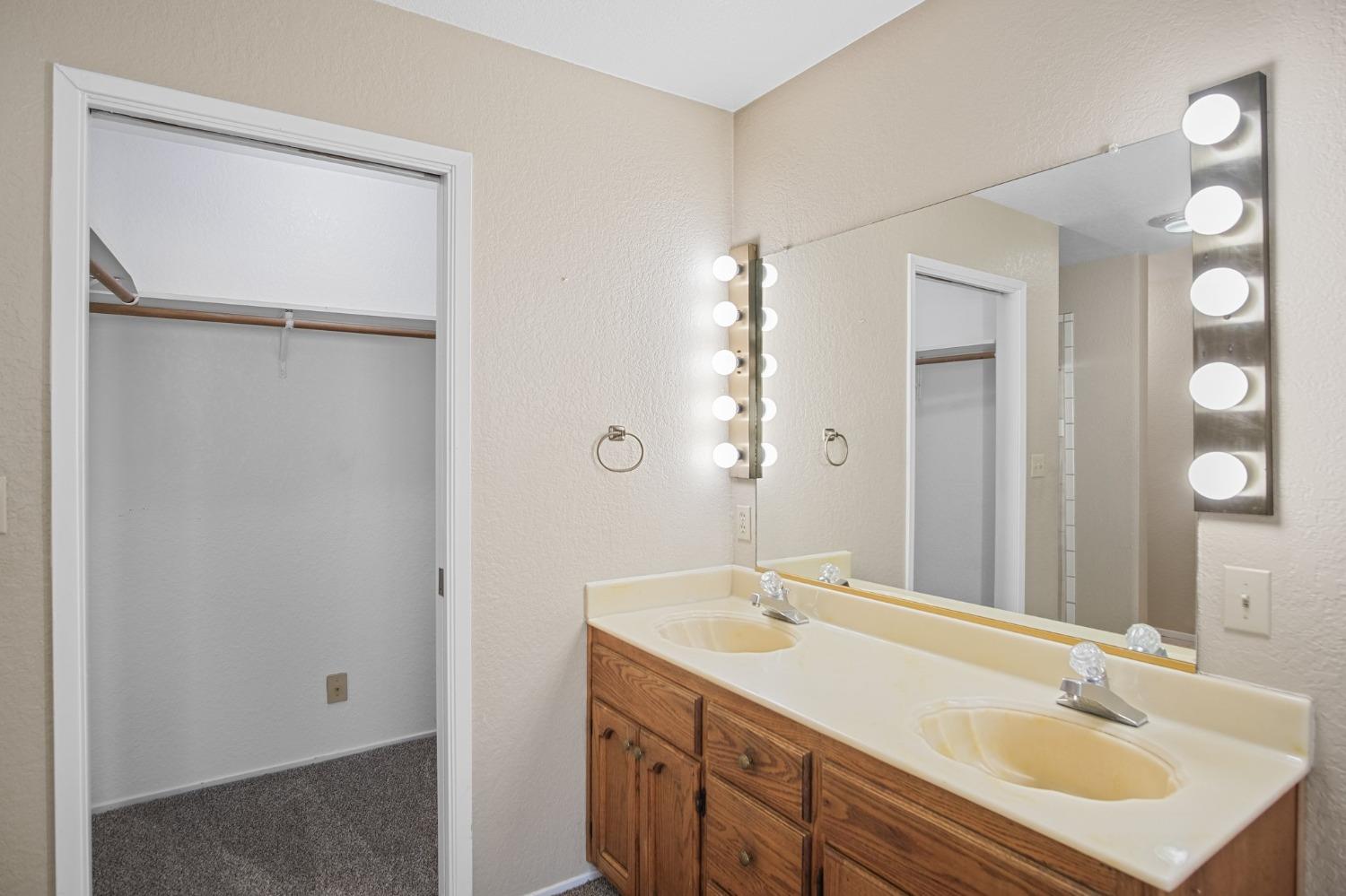 Detail Gallery Image 9 of 27 For 1489 Denise Dr, Ripon,  CA 95366 - 3 Beds | 2 Baths