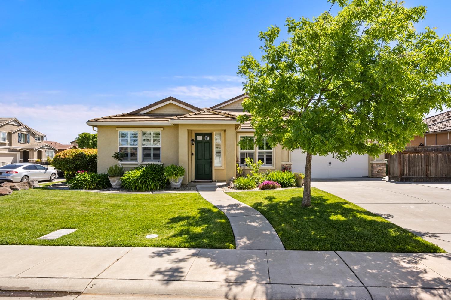 Detail Gallery Image 2 of 35 For 1209 Wilder Way, Galt,  CA 95632 - 4 Beds | 3 Baths