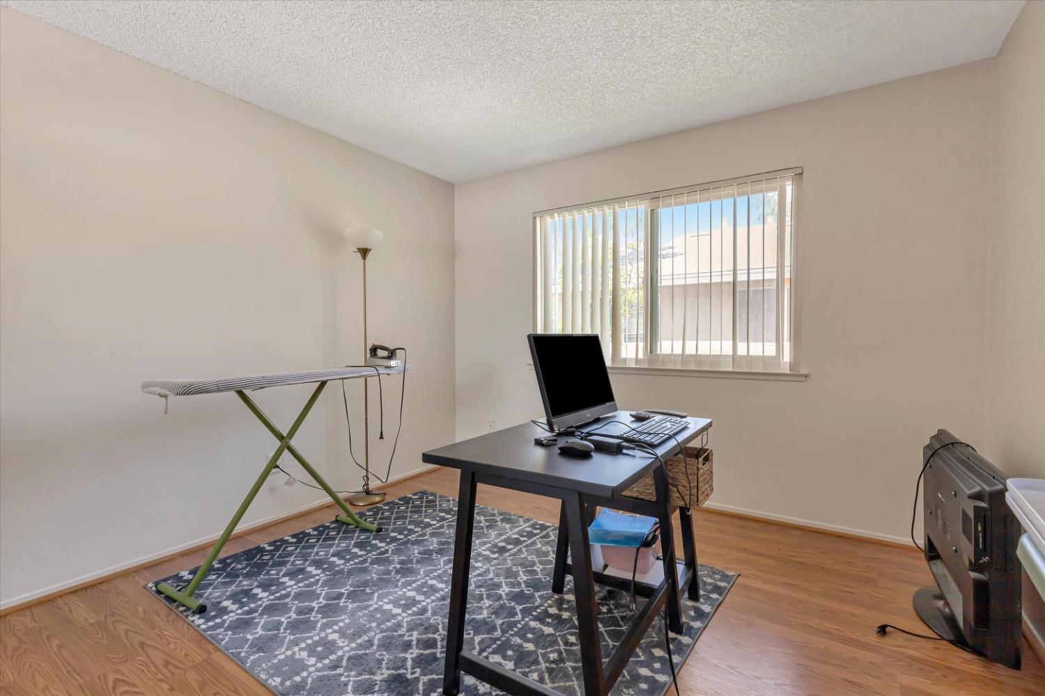Detail Gallery Image 12 of 23 For 6520 Bremen Dr #3,  Citrus Heights,  CA 95621 - 2 Beds | 1 Baths
