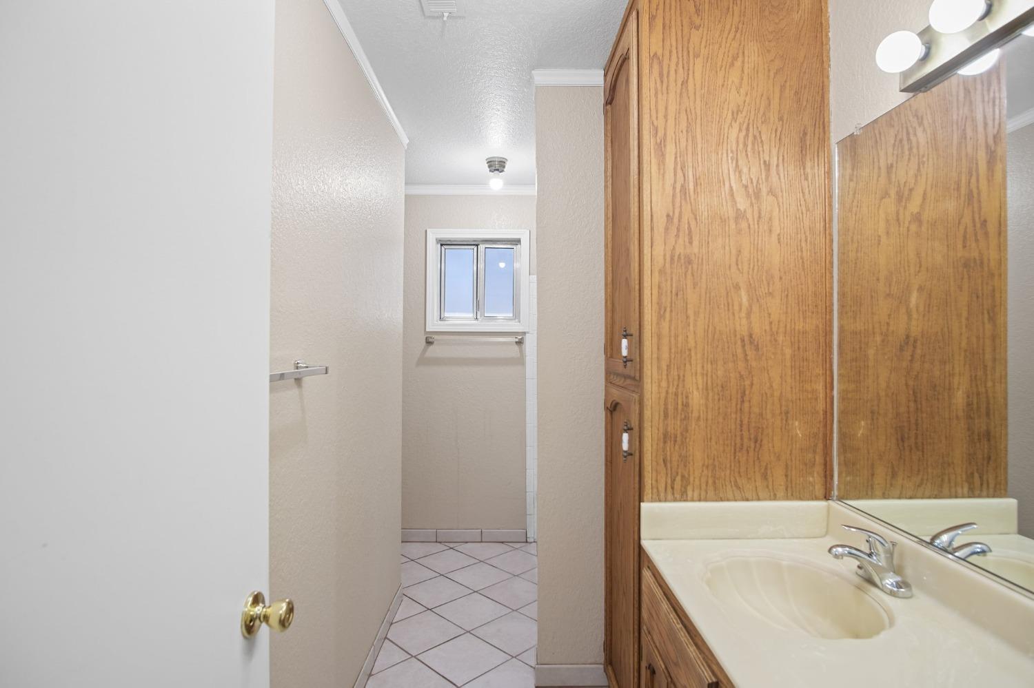 Detail Gallery Image 14 of 27 For 1489 Denise Dr, Ripon,  CA 95366 - 3 Beds | 2 Baths