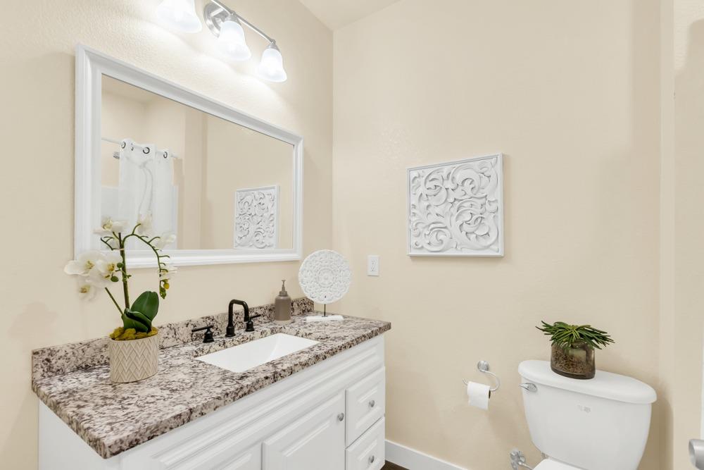 Detail Gallery Image 15 of 35 For 4440 6th Ave, Sacramento,  CA 95820 - 3 Beds | 2 Baths