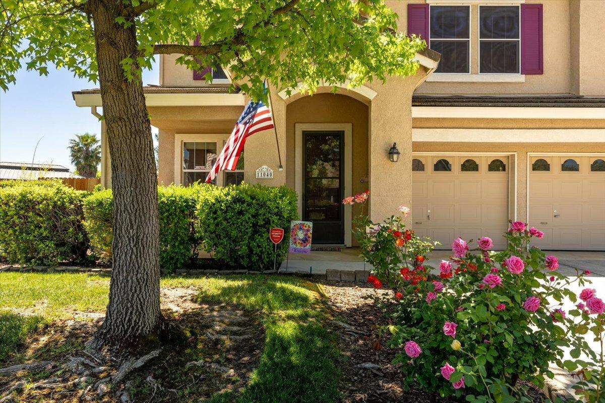 Detail Gallery Image 4 of 59 For 11040 Foxmouth Cir, Mather,  CA 95655 - 5 Beds | 3 Baths