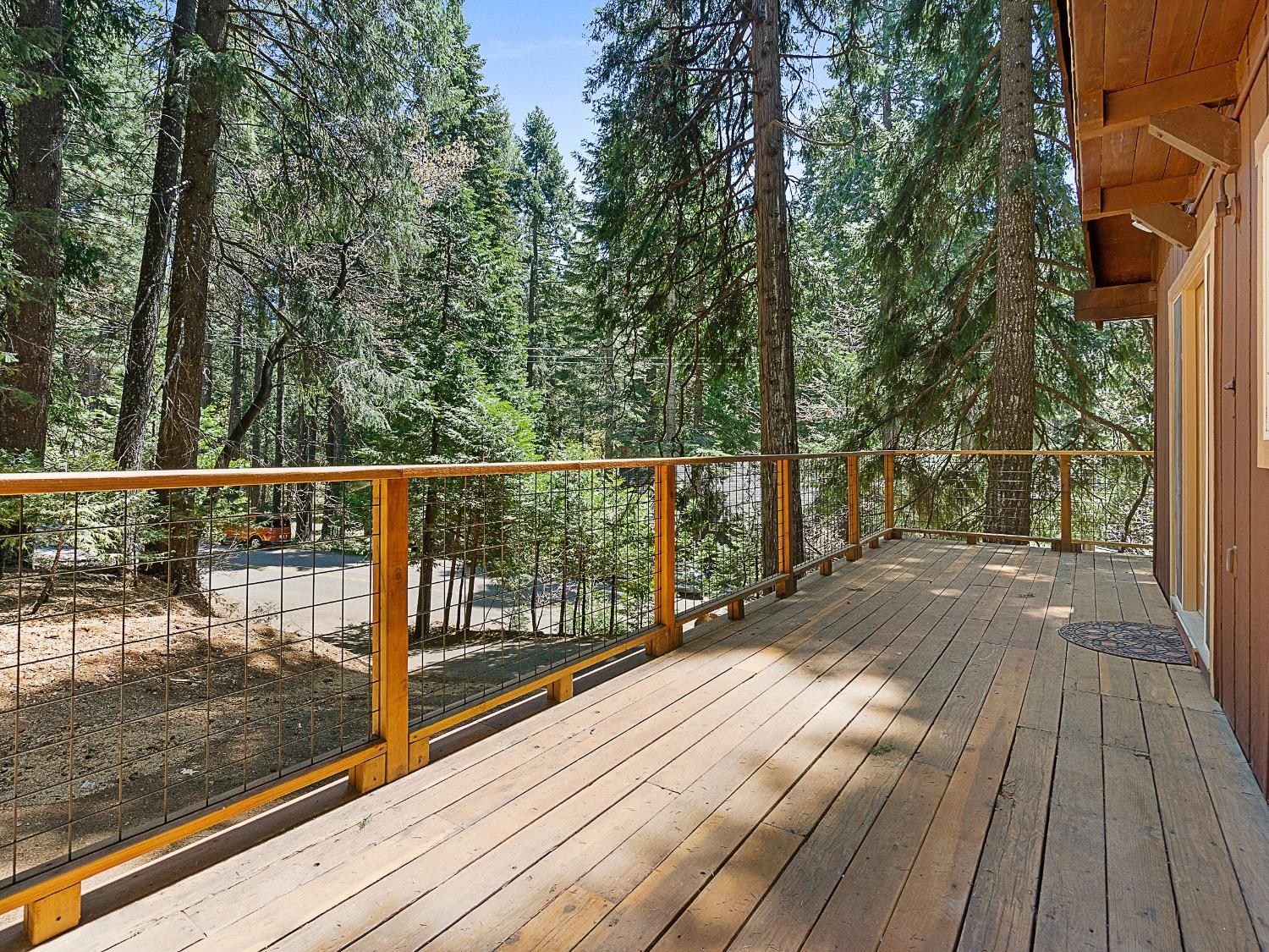 Detail Gallery Image 3 of 36 For 3241 Amber Trl, Pollock Pines,  CA 95726 - 3 Beds | 2 Baths