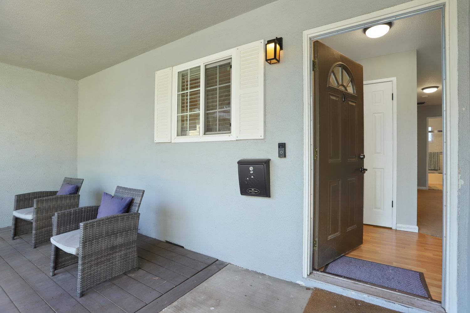 Detail Gallery Image 9 of 41 For 1816 Langton Ln, Modesto,  CA 95350 - 3 Beds | 2 Baths