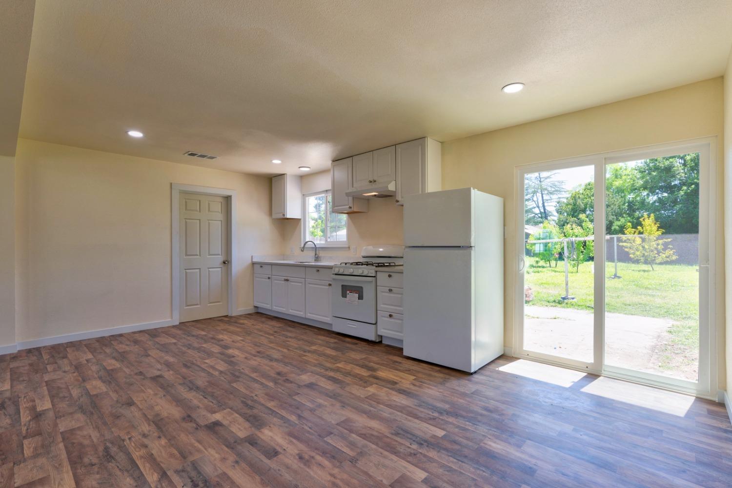 Detail Gallery Image 11 of 35 For 1034 E 22nd St, Merced,  CA 95340 - 3 Beds | 2 Baths