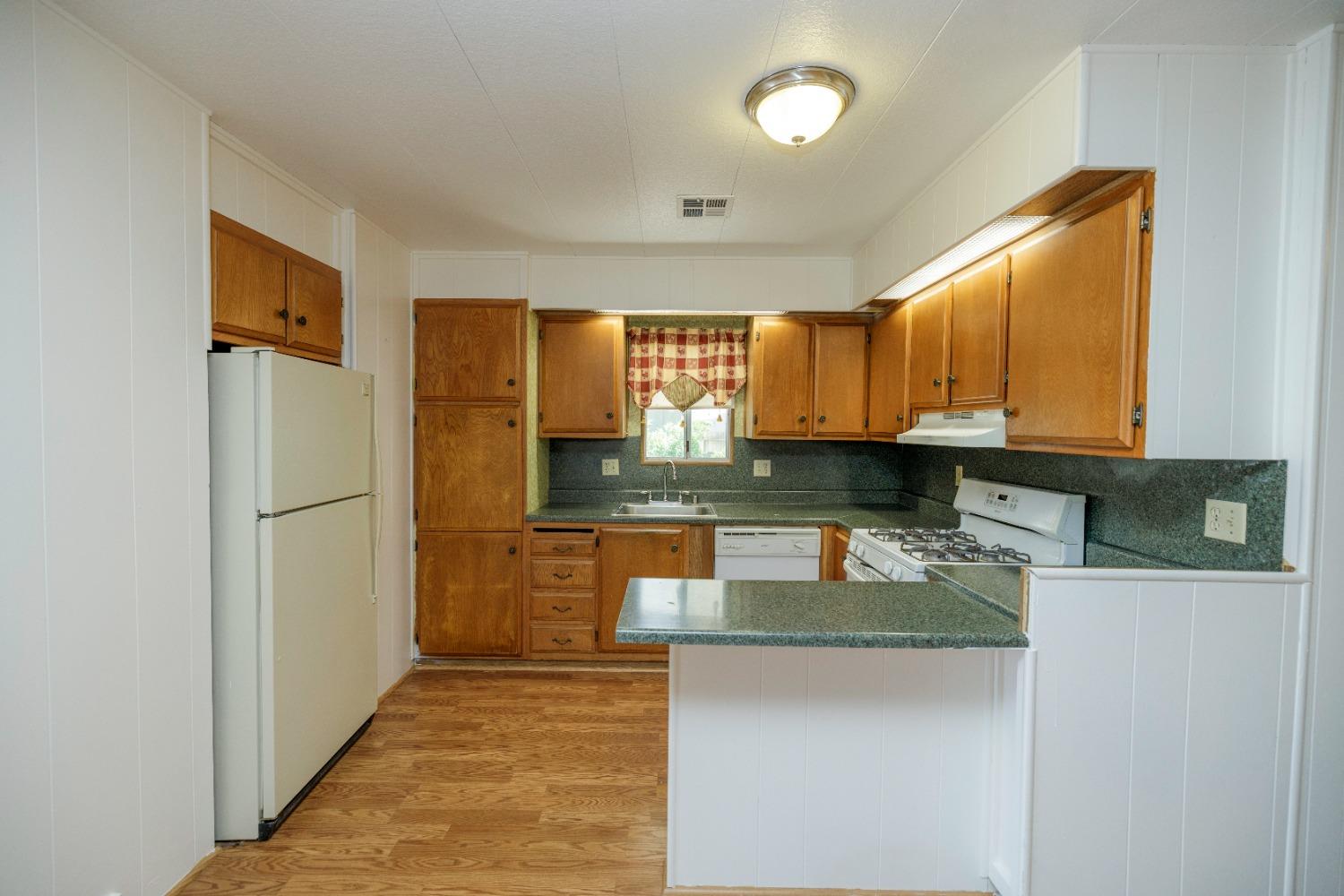 Detail Gallery Image 14 of 45 For 2505 Jackson Ave 123, Escalon,  CA 95320 - 2 Beds | 2 Baths
