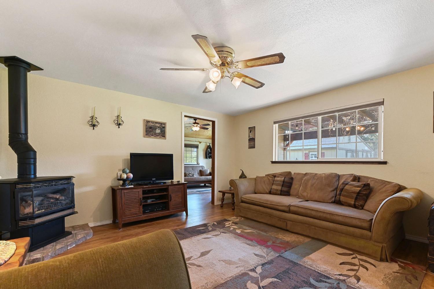 Detail Gallery Image 29 of 72 For 2946 Twin Oaks Rd, Angels Camp,  CA 95222 - 4 Beds | 2/1 Baths