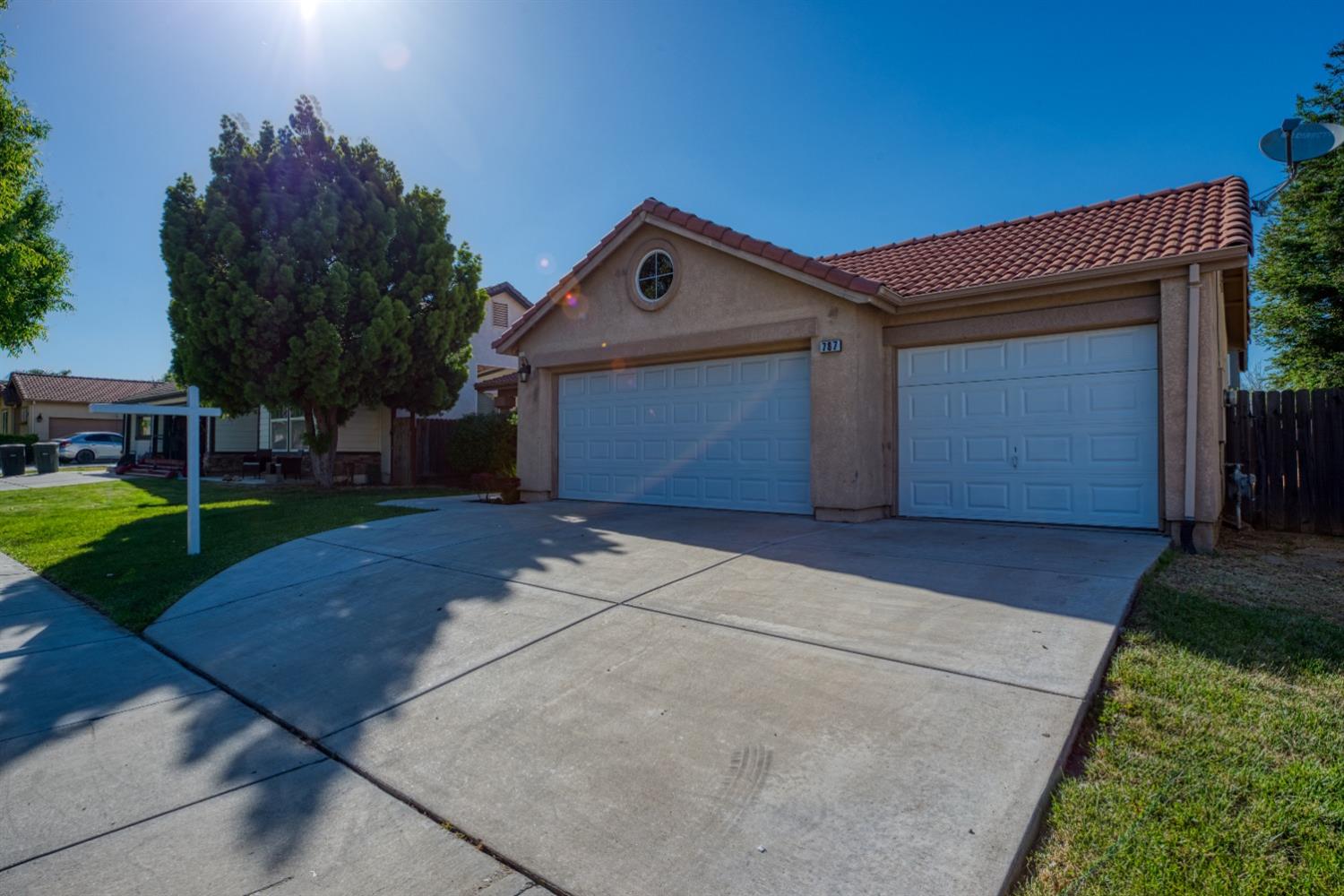 Detail Gallery Image 3 of 32 For 787 Bertwood Ln, Patterson,  CA 95363 - 3 Beds | 2 Baths