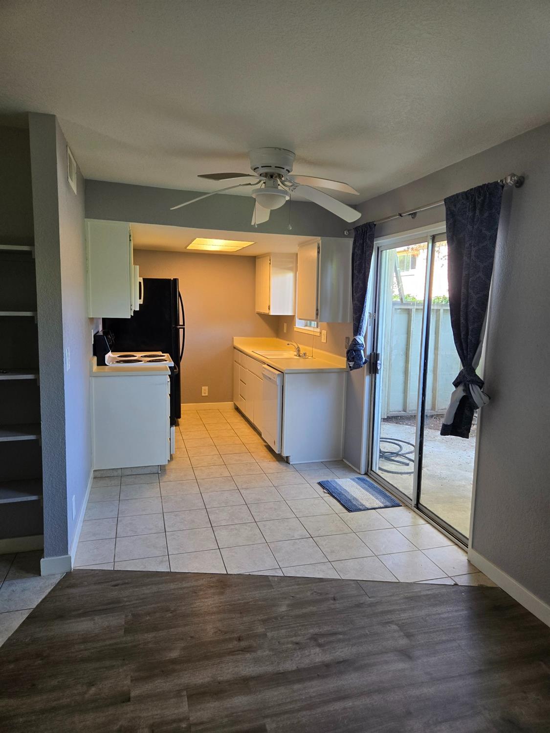 Photo #8: 224044628 Listing 