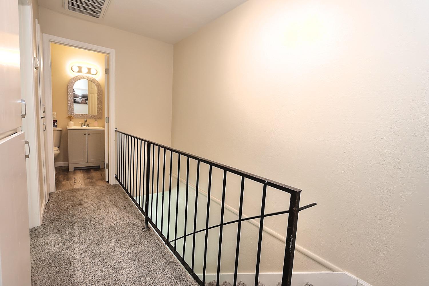 Detail Gallery Image 30 of 49 For 5702 Hillsdale, Sacramento,  CA 95842 - 2 Beds | 1 Baths