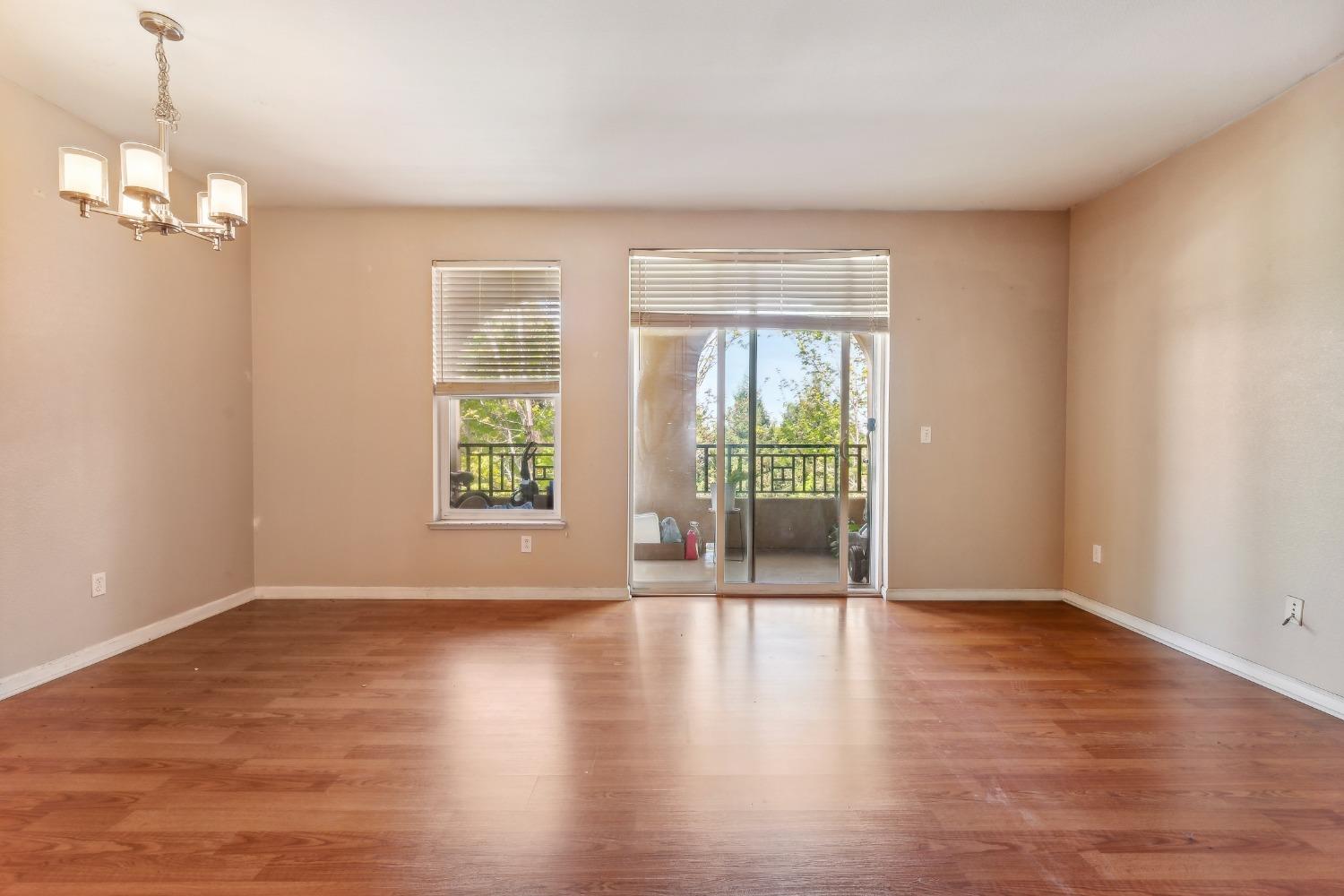 Detail Gallery Image 8 of 37 For 1445 Fruitdale Ave #319,  San Jose,  CA 95128 - 2 Beds | 2 Baths