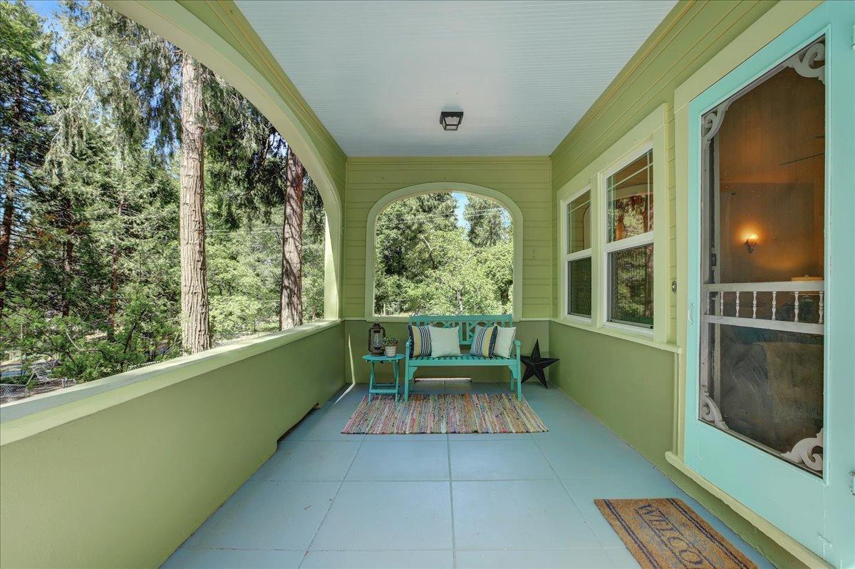 Detail Gallery Image 6 of 71 For 10976 Rough and Ready Hwy, Grass Valley,  CA 95945 - 3 Beds | 1/1 Baths