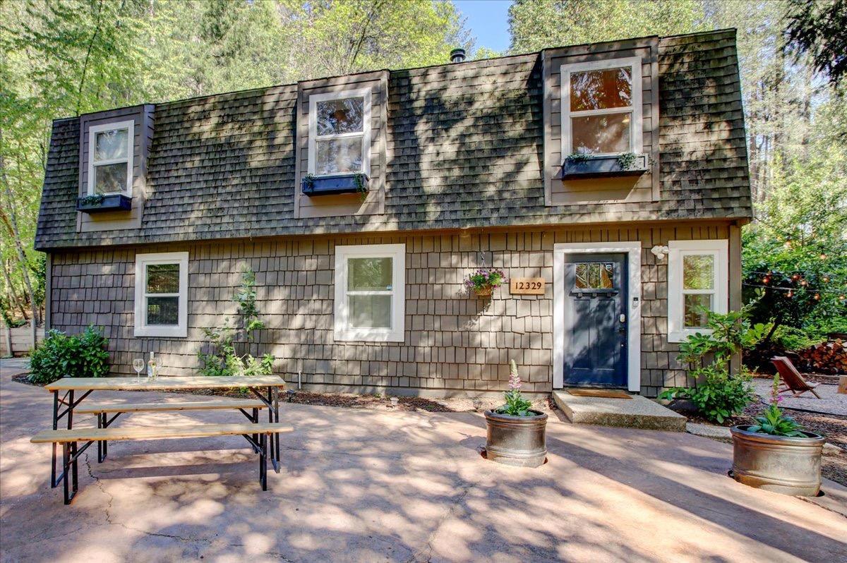 Photo of 12329 Echo Dr in Nevada City, CA