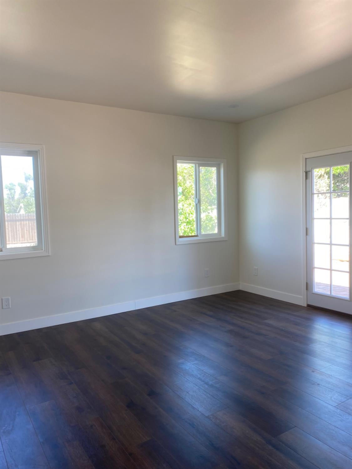 Detail Gallery Image 6 of 26 For 634 F St, Los Banos,  CA 93635 - 3 Beds | 2 Baths