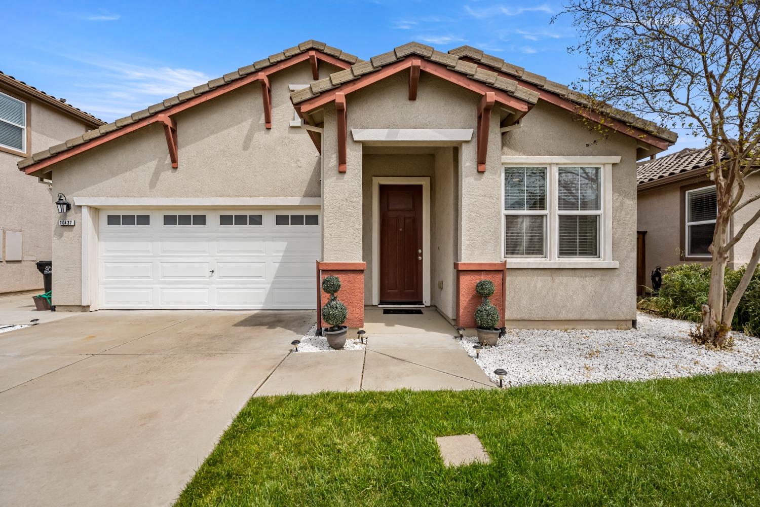 Detail Gallery Image 6 of 38 For 10437 Fossil Way, Elk Grove,  CA 95757 - 3 Beds | 2 Baths