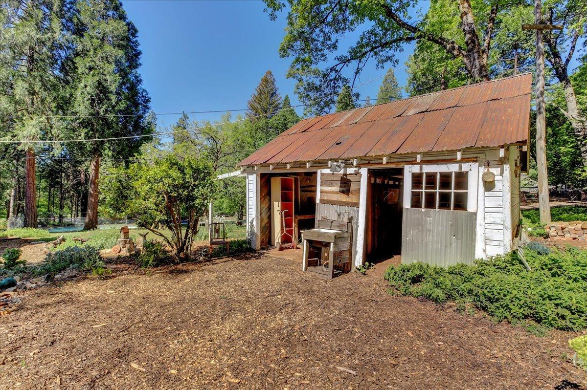 Detail Gallery Image 44 of 71 For 10976 Rough and Ready Hwy, Grass Valley,  CA 95945 - 3 Beds | 1/1 Baths