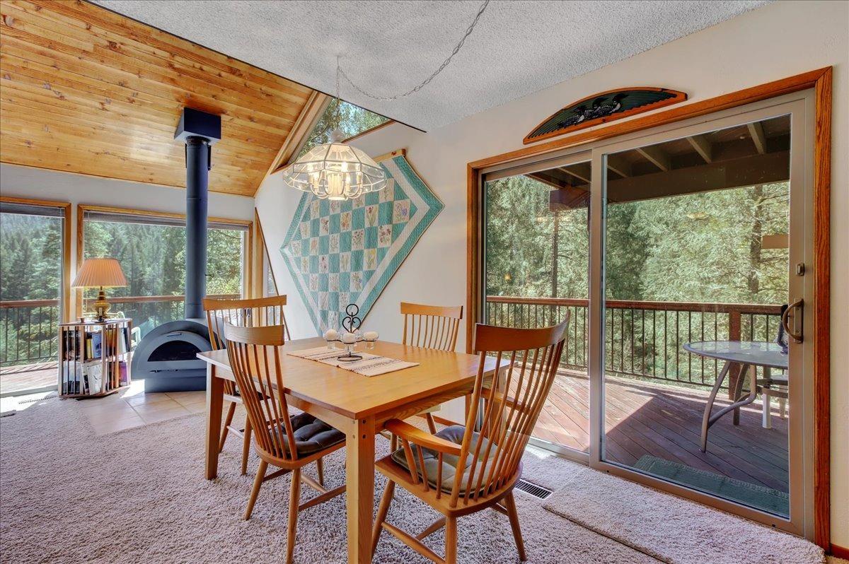 Detail Gallery Image 10 of 70 For 11396 Scotts Flat Dam Rd., Nevada City,  CA 95959 - 3 Beds | 2 Baths